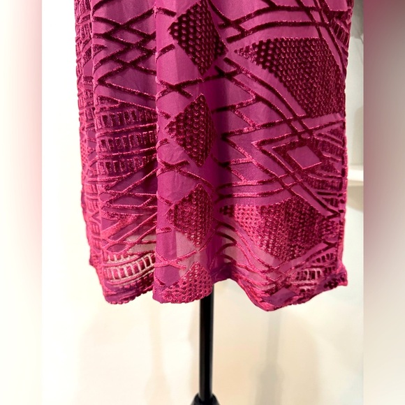 Hannah Sheer Burgundy short sleeve soft feel Top - Size Medium - Picture 2 of 7